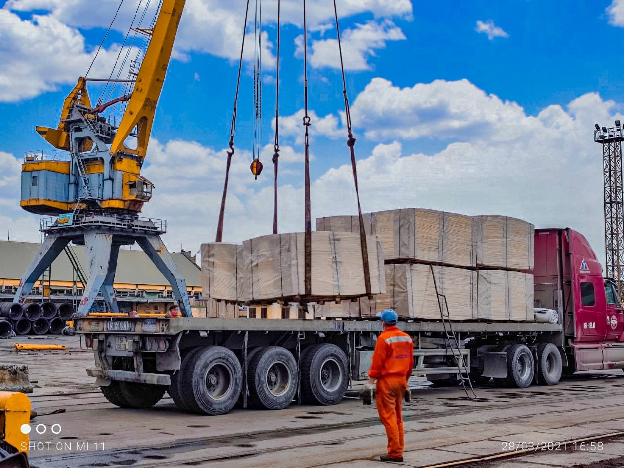 Import and export goods: cement, iron, steel,...